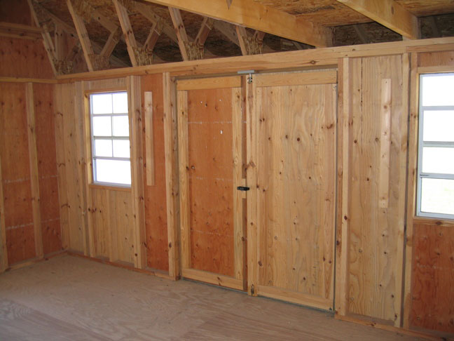 Classic Small Barn with Overhang